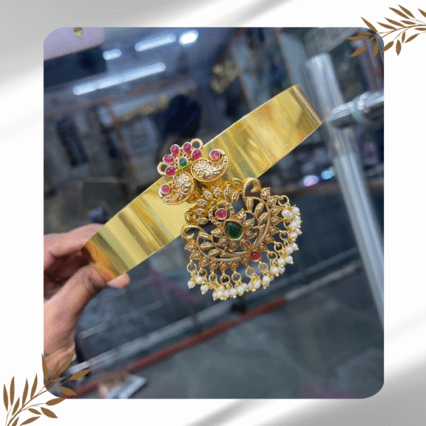 Elegant Hip Belt – A Statement of Grace & Tradition