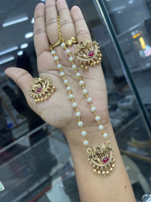 PEARL NECKSET