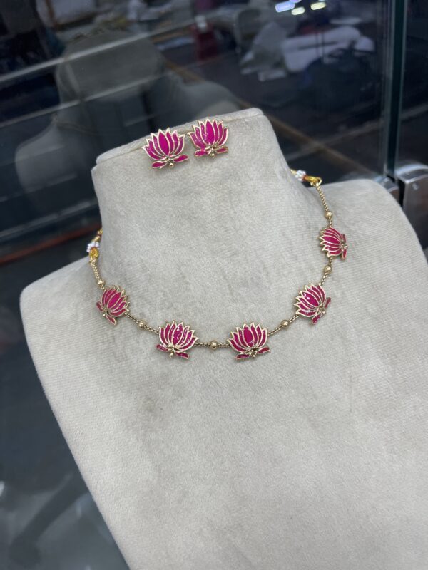 NECKSET