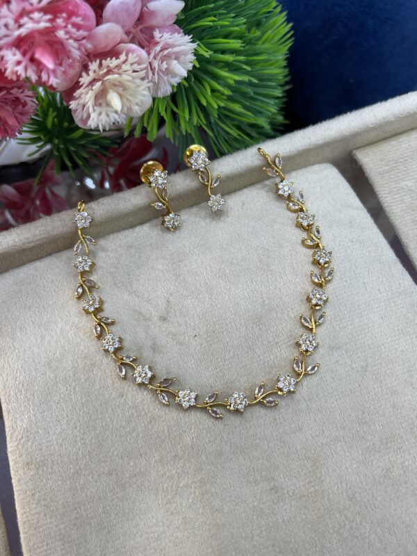 AD NECKSET