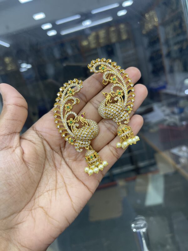 BLUETOOTH EARING