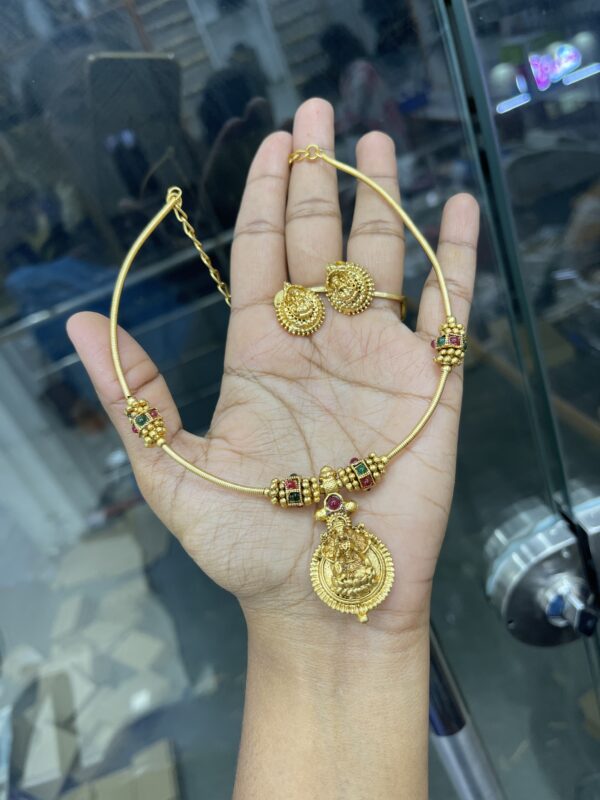 NECKSET
