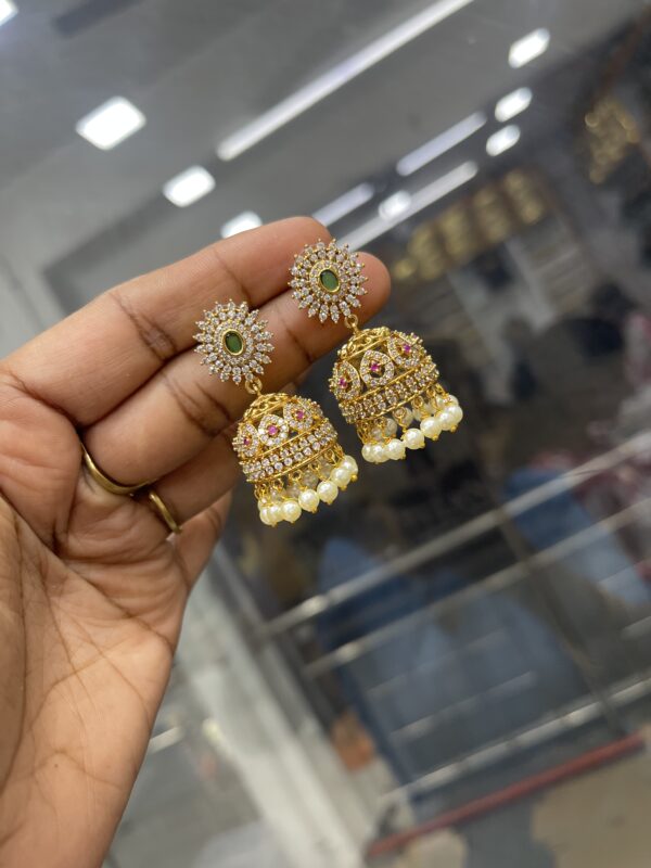EARING
