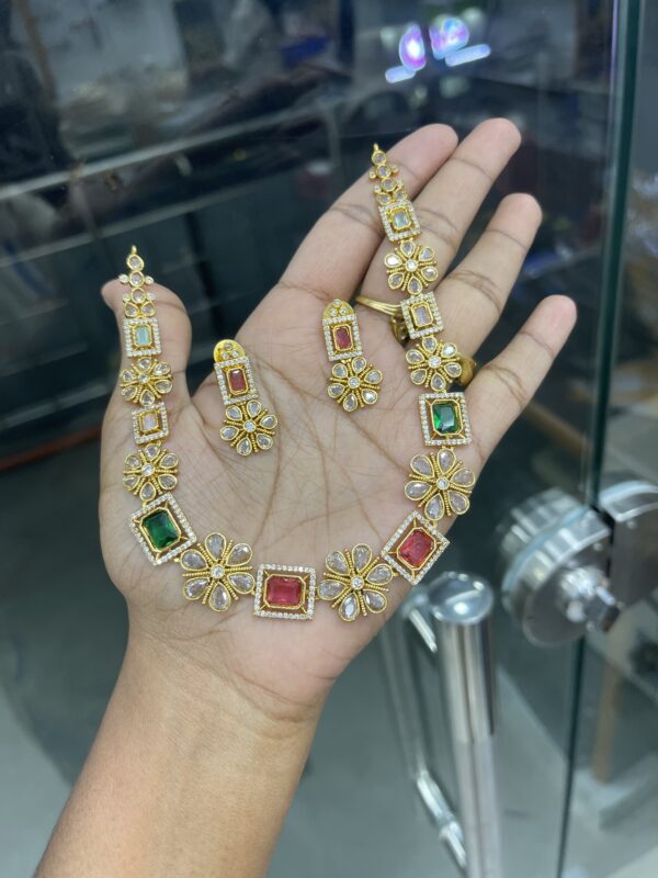 NECKSET