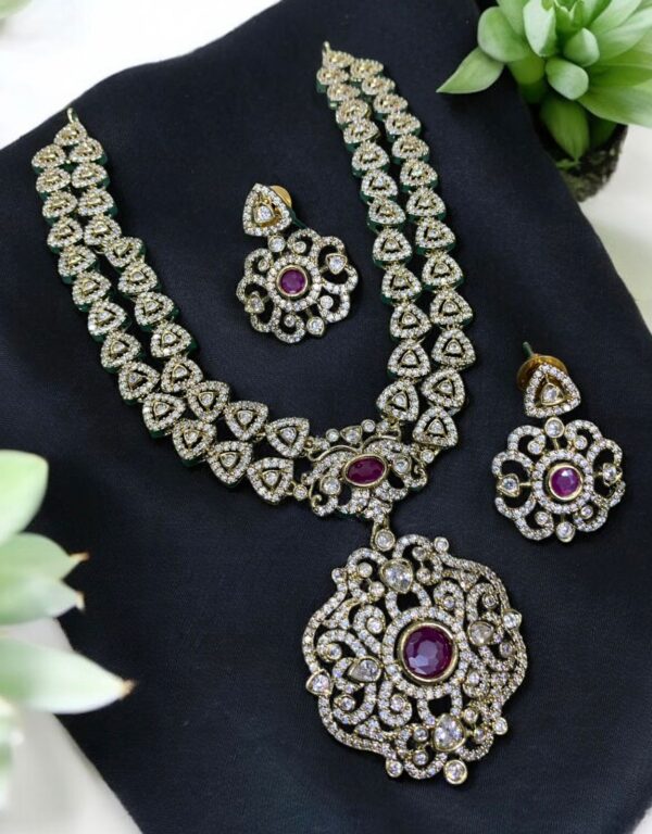 NECKSET
