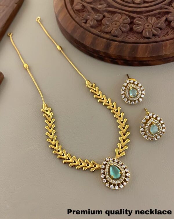 NECKSET