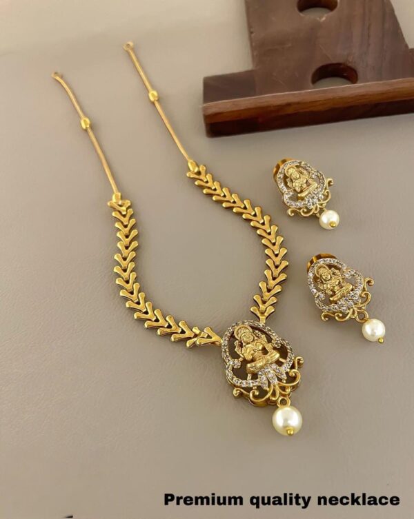 NECKSET