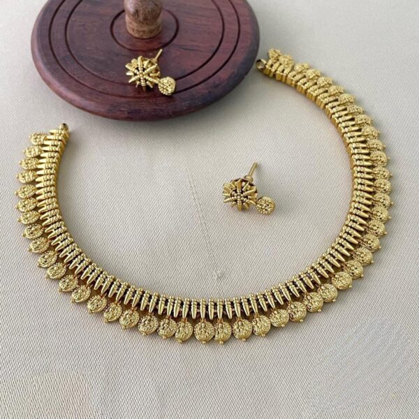 NECKSET