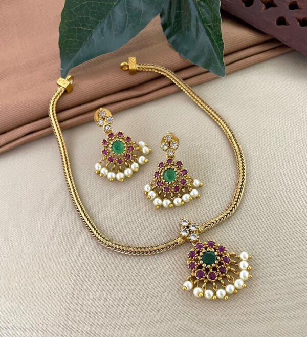 NECKSET