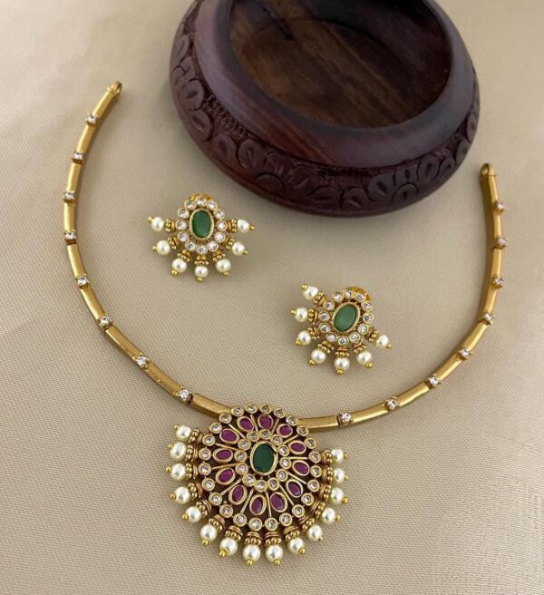 NECKSET