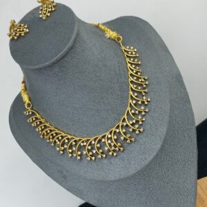 GOLD INSPIRED NECKSET LEAF