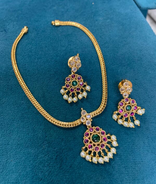 KEMP ATTIGAI NECKSET