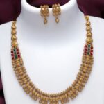 WITHOUT IDOL NECKSET
