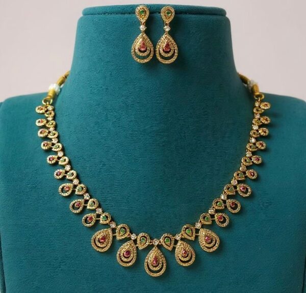 GOLD INSPIRED NECKSET IN MULTI COLUR