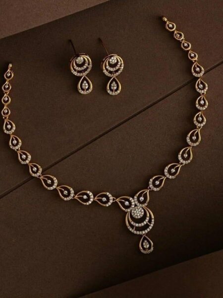 OVAL SHAPE PREMIUM NECKSET