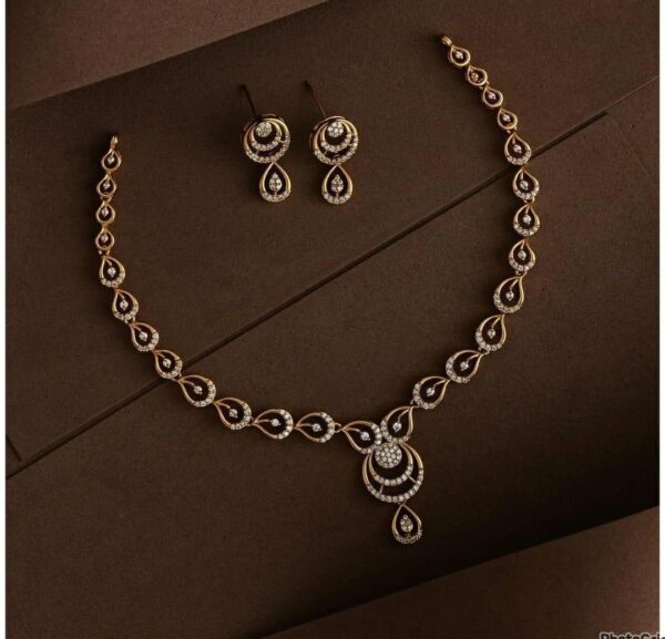 OVAL SHAPE PREMIUM NECKSET