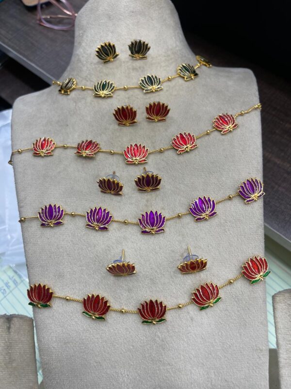 MANJU WARRIER LOTUS NECKLACE MF1590