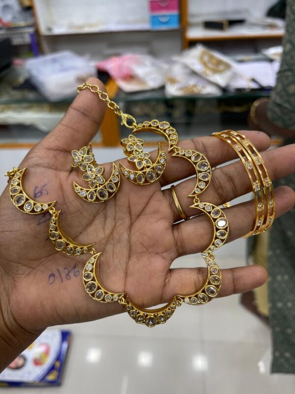 MOON NECKSET WITH BANGLE MF2310