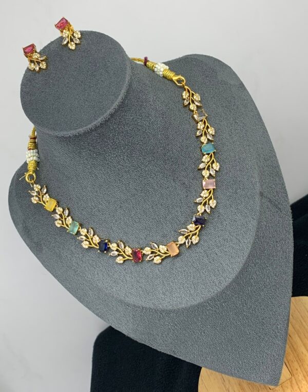 LEAF GOLD INSPIRED NECKSET
