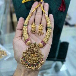 FAST SELLING ANTIQUE NECKSET