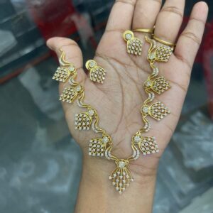 JUMKA MODEL NECKSET WITH AD STONE MF2569