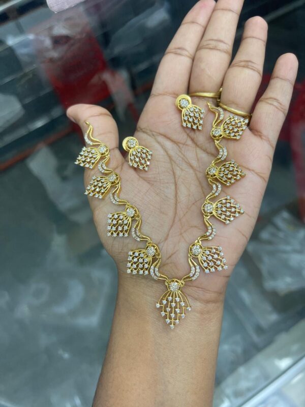 JUMKA MODEL NECKSET WITH AD STONE MF2569