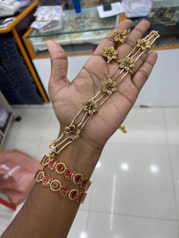 NECKSET WITH MATCHING BANGLE MF2738