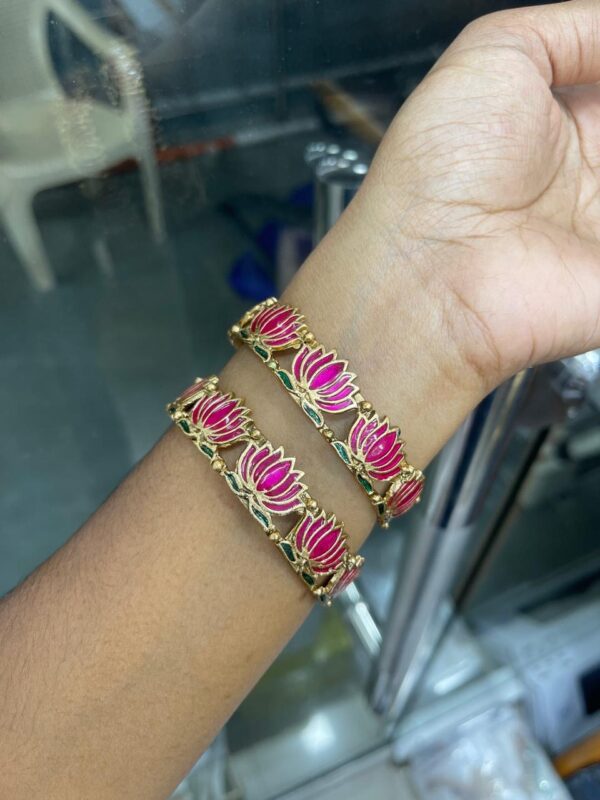 LOTUS NEW LAUNCH BANGLE MF3007