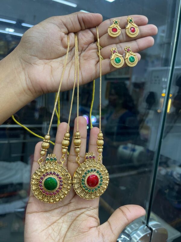 REVERSIBLE MID HARAM WITH 2-PAIR EARING MF2427