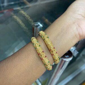 PREMIUM ANTIQUE LOOK BANGLE MF2424