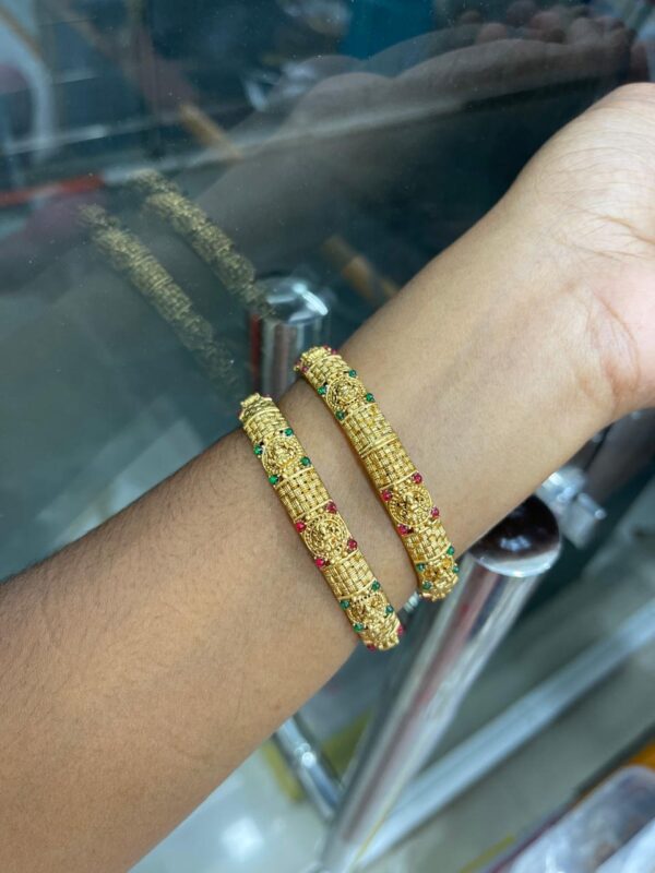 PREMIUM ANTIQUE LOOK BANGLE MF2424