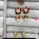 GLOSSY FINISH FLOWER  SHAPE EARING MF3006