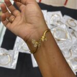 FLOWER DESIGN LOCK TYPE BRACELET MF1675