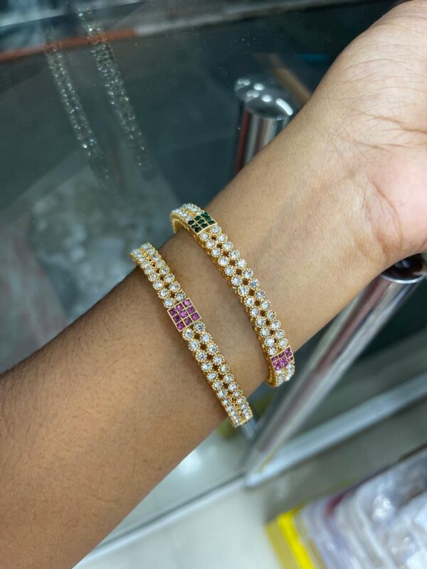 WHITE STONE WITHOUT IDOL BANGLE MF1485