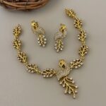 GOLD PRELICA AD PEACOCK DESIGN NECKSET
