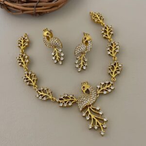 GOLD PRELICA AD PEACOCK DESIGN NECKSET