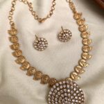 GOLD REPLICA NECKSET