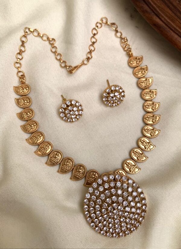 GOLD REPLICA NECKSET