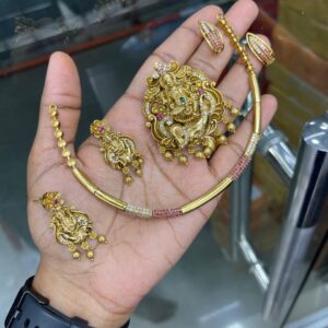 GOLD REPLICA NECKSET PENDANT WITH EARING MF3032