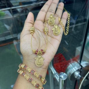 INVISIBLE NECKSET WITH BANGLE COMBO MF2936
