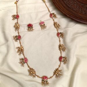 LOTUS LONG HARAM WHITE PEARL  HANGING
