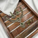 STONE CHANGABLE NECKSET PLUS EARINH