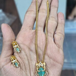 SIMPLE CHAIN WITH ELEPHANT PENDANT WITH MATCHING EARING