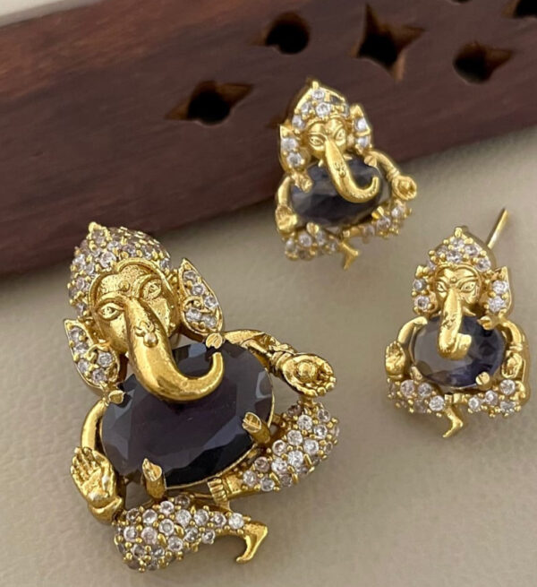 GANESHA PENDANT WITH EARING (COLOUR MAY VARY BASED ON STOCK )