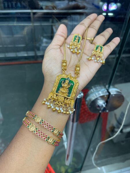 MID HARAM IN GLOSSY FINISH WITH BANGLE COMBO MF2866 9RS.556-10%=RS.500 ONLY)