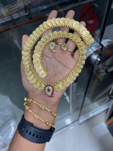 MANGO COIN HARAM WITH BANGLE COMBO MF0845 (RS.1110-10%= RS.999 ONLY)