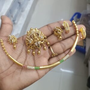 GOLD REPLICA NECKSET PENDANT WITH EARING MF3032
