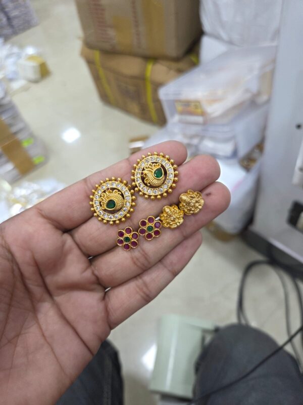 EARING INTER DESIGN CHANGING