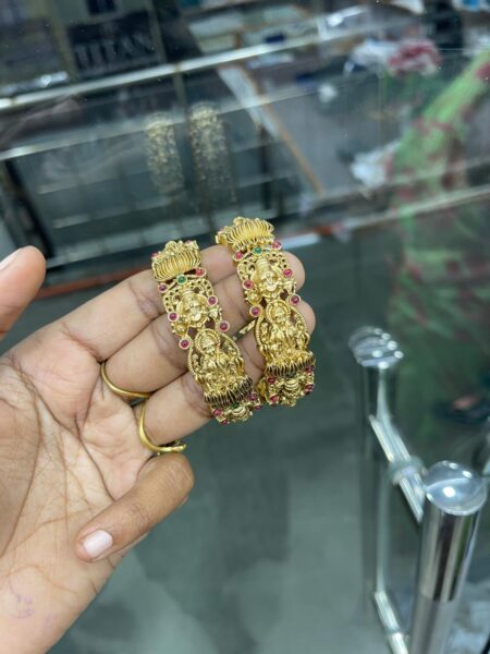 2.2 BANGLE COLLECTION IN VERY BUDGET MF4016