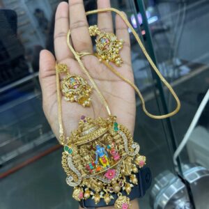 GOLD COPY CHAIN WITH PENDANT ME01